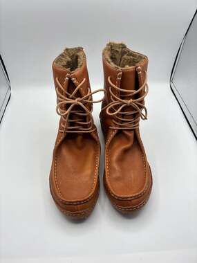 Vintage J. Shoes Women’s Leather Moccasins Fur Lined Size 9/9.5 US Lace up High
